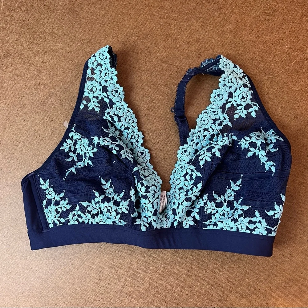 Wacoal Embrace Lace Wire Free Bralette, size 40